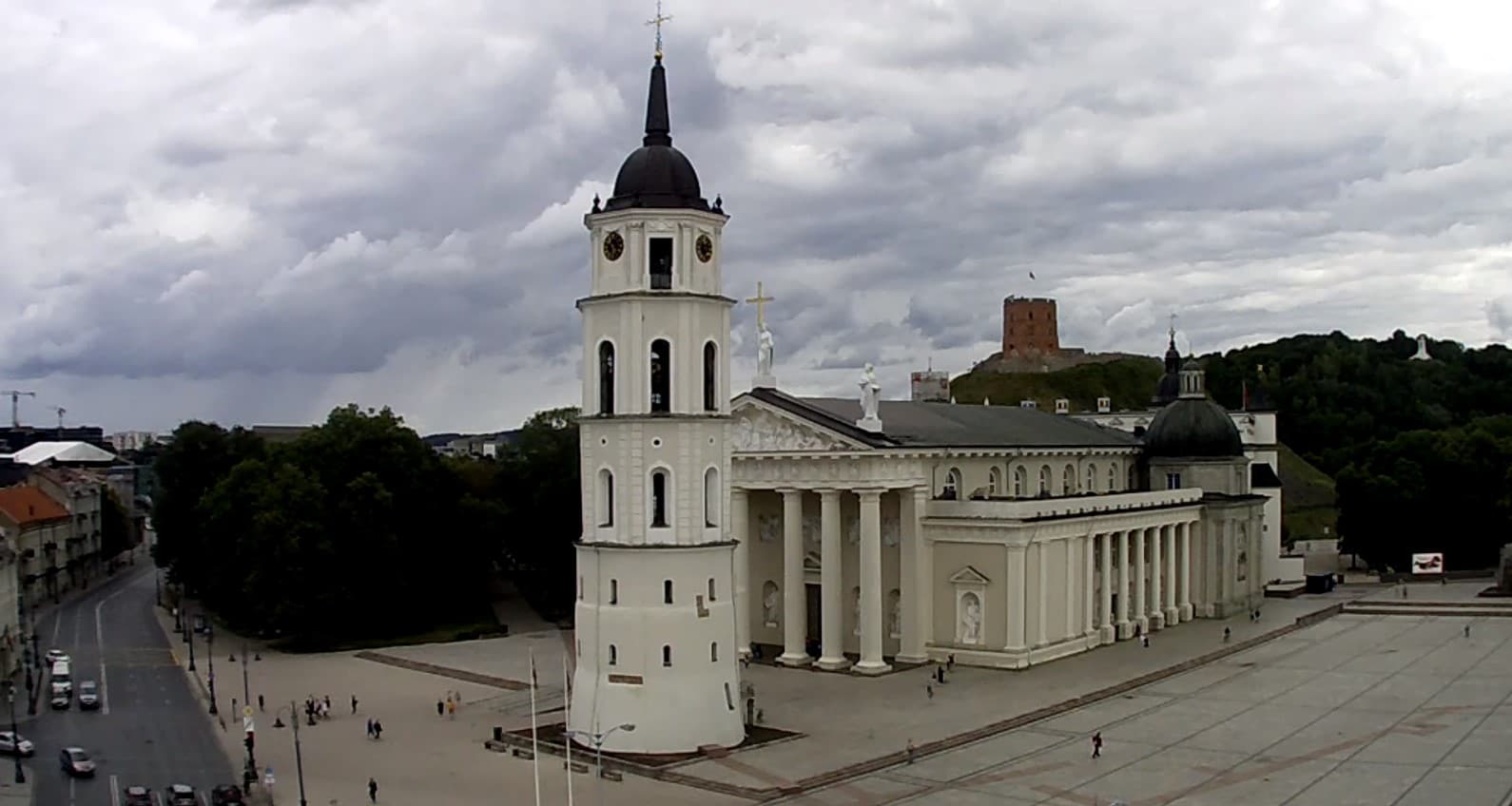 Vilniaus katedros aikštė tiesiogiai