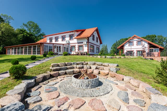 Sodyba ant Minijos upės kranto