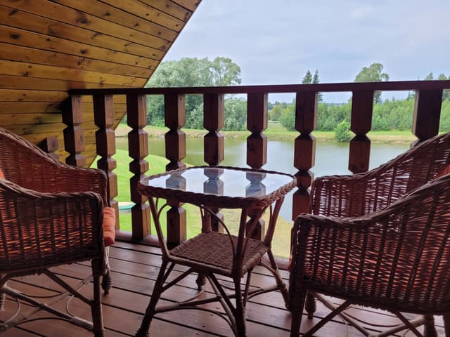 Sodyba prie tvenkinio