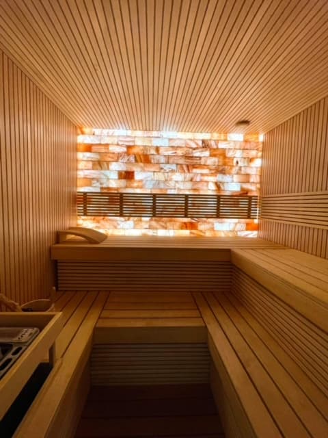 Sodyba ant upės Minijos kranto