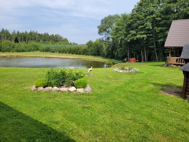 Sodyba prie tvenkinio