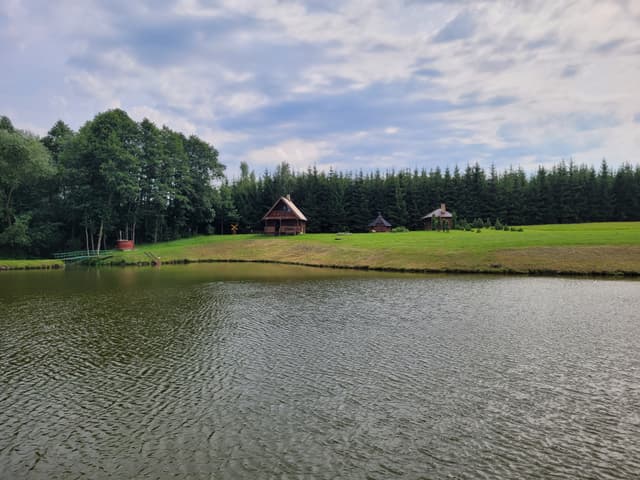 Sodyba prie tvenkinio