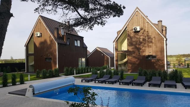 Vila "Gintarinė smilga" su baseinu, tik 400m iki jūros