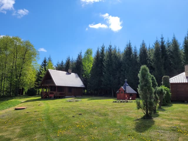 Sodyba prie tvenkinio